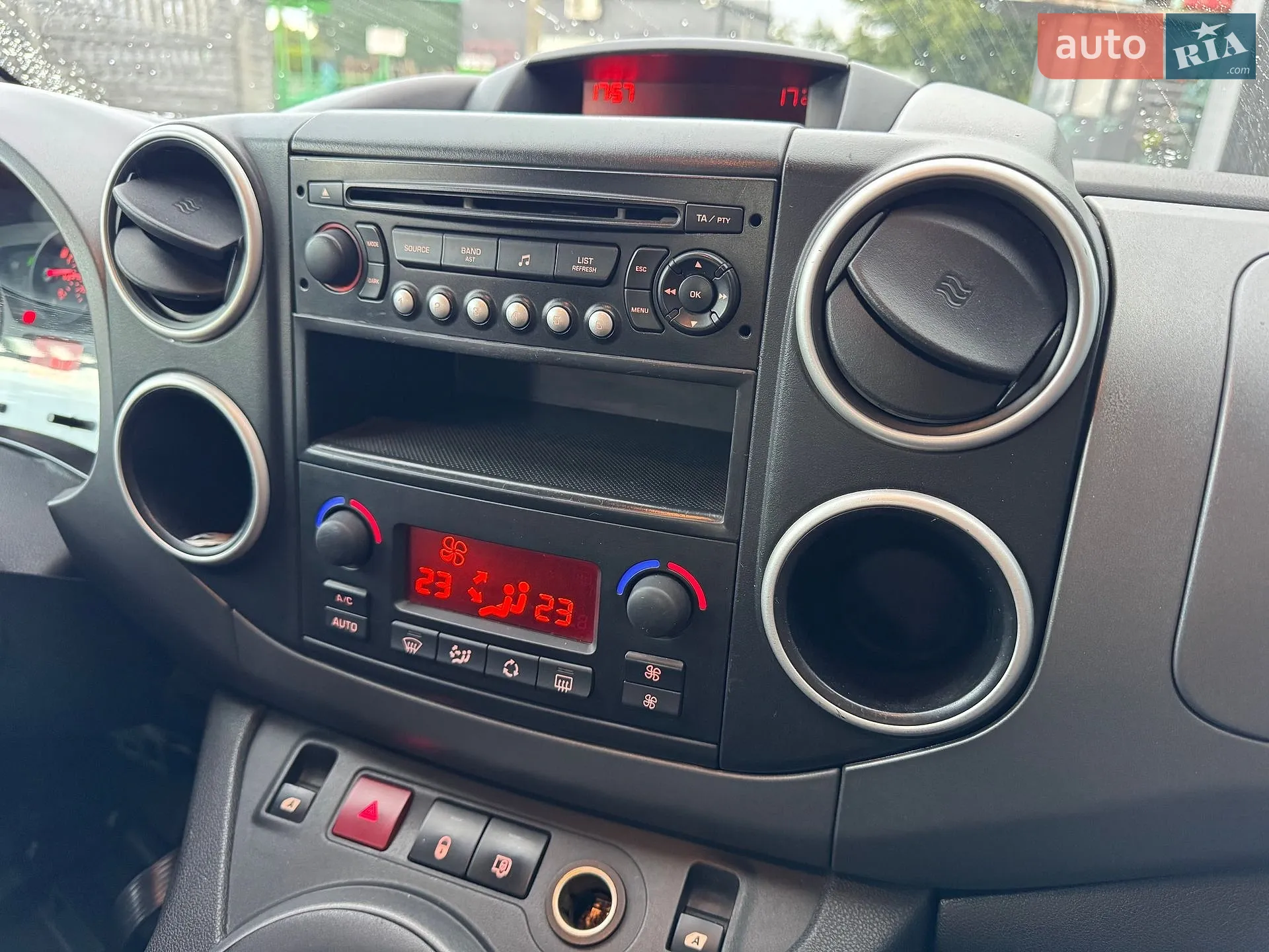 2011 Citroen Berlingo - мініатюра 41