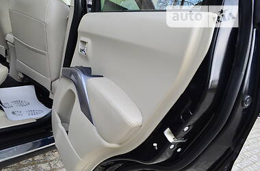 Позашляховик / Кросовер Citroen C-Crosser 2009 в 