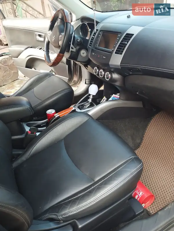 Citroen C-Crosser 2010 VIN VF7VV4HNHAZ904115 фото оголошення 8 з 42