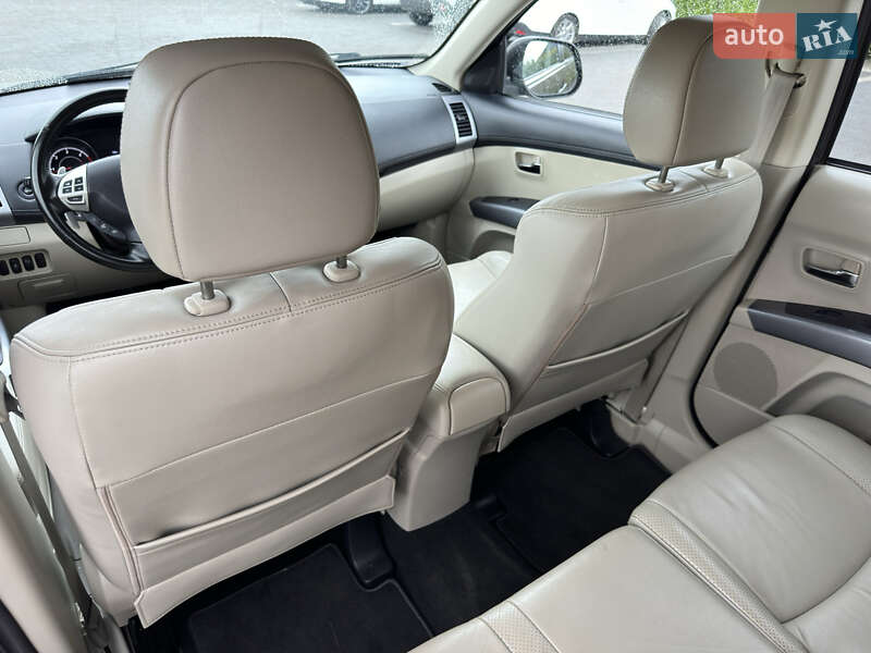 Позашляховик / Кросовер Citroen C-Crosser 2012 в Стрию