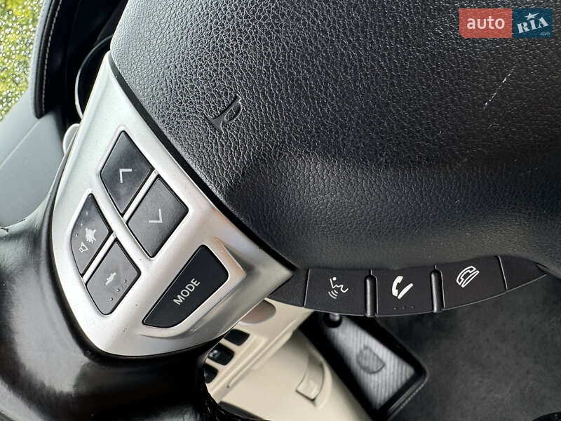 Позашляховик / Кросовер Citroen C-Crosser 2012 в Стрию