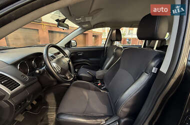 Позашляховик / Кросовер Citroen C-Crosser 2010 в 