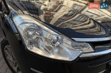 Позашляховик / Кросовер Citroen C-Crosser 2010 в 