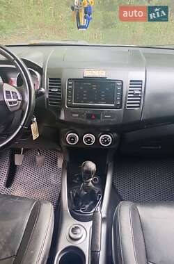 Позашляховик / Кросовер Citroen C-Crosser 2009 в 