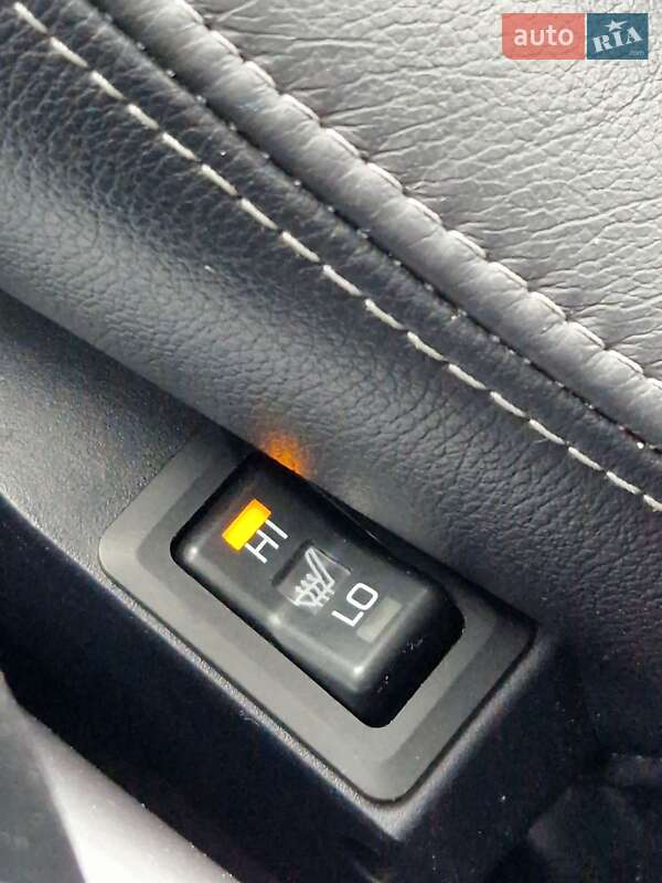 Внедорожник / Кроссовер Citroen C-Crosser 2008 в Золочеве фото 8 Внедорожник / Кроссовер Citroen C-Crosser 2008 в Золочеве