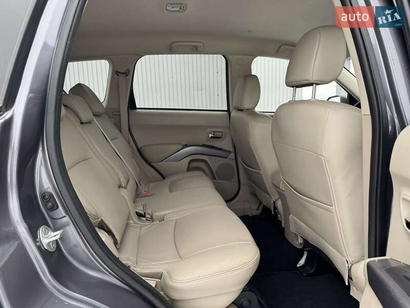 Позашляховик / Кросовер Citroen C-Crosser 2010 в Радивиліві