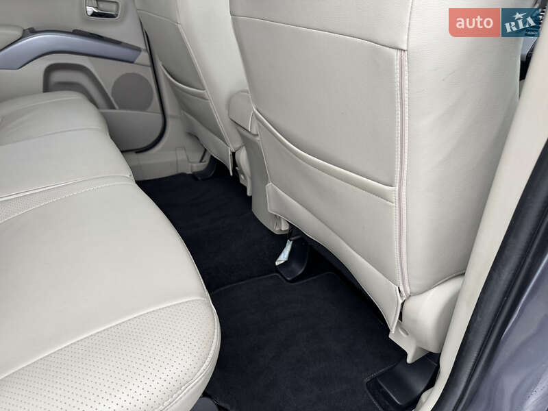 Позашляховик / Кросовер Citroen C-Crosser 2010 в Радивиліві