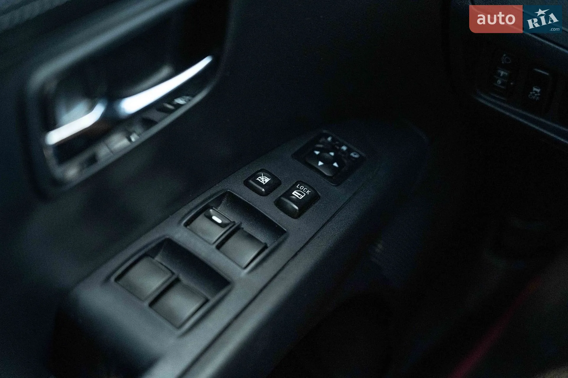 2011 Citroen C-Crosser - мініатюра 18