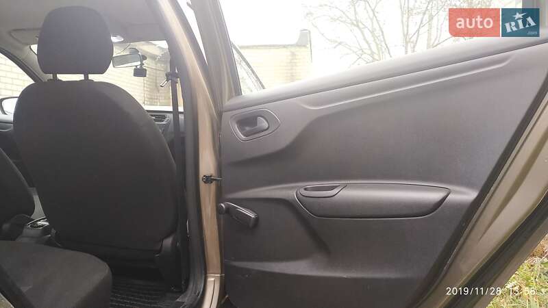 Седан Citroen C-Elysee 2013 в Звягелі