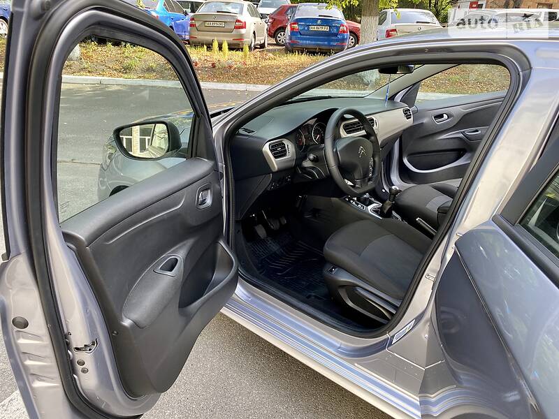 Седан Citroen C-Elysee 2017 в Киеве фото 22 Седан Citroen C-Elysee 2017 в Киеве