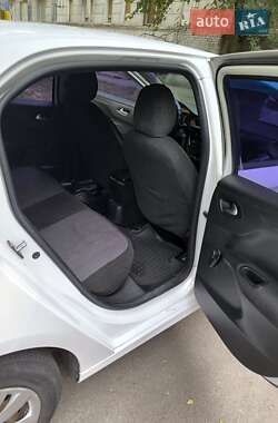 Седан Citroen C-Elysee 2013 в 