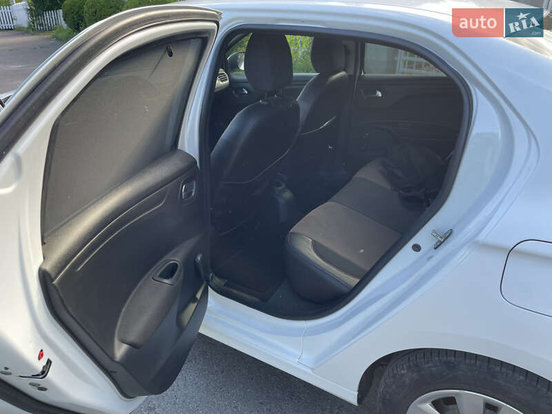 Седан Citroen C-Elysee 2013 в Ровно фото 5 Седан Citroen C-Elysee 2013 в Ровно