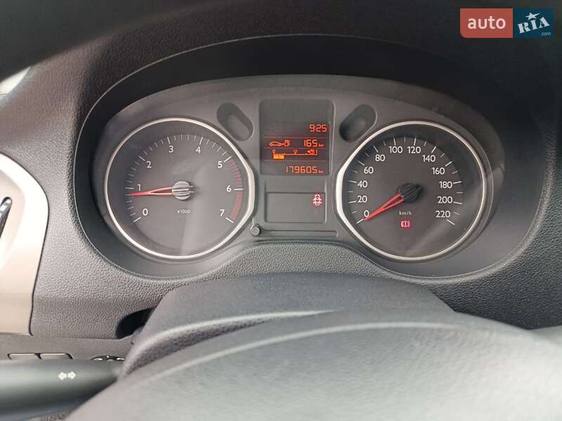 Седан Citroen C-Elysee 2013 в Сумах
