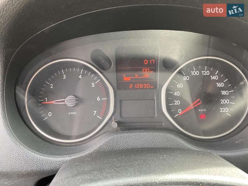 Седан Citroen C-Elysee 2014 в Киеве фото 5 Седан Citroen C-Elysee 2014 в Киеве