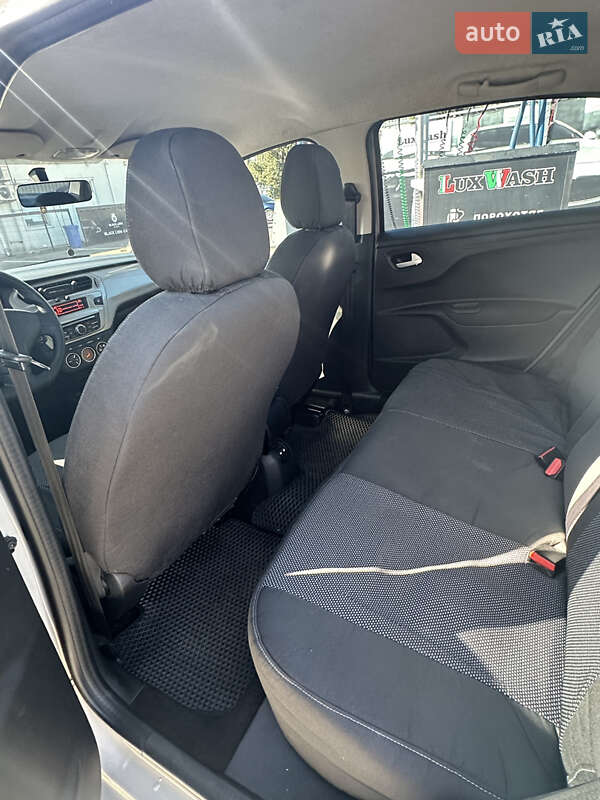 Седан Citroen C-Elysee 2019 в Киеве