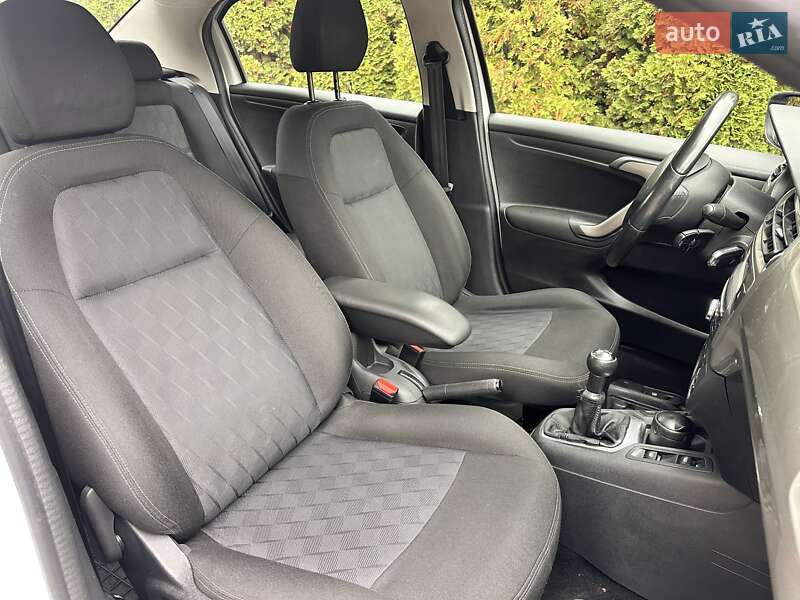 Седан Citroen C-Elysee 2017 в Киеве фото 15 Седан Citroen C-Elysee 2017 в Киеве