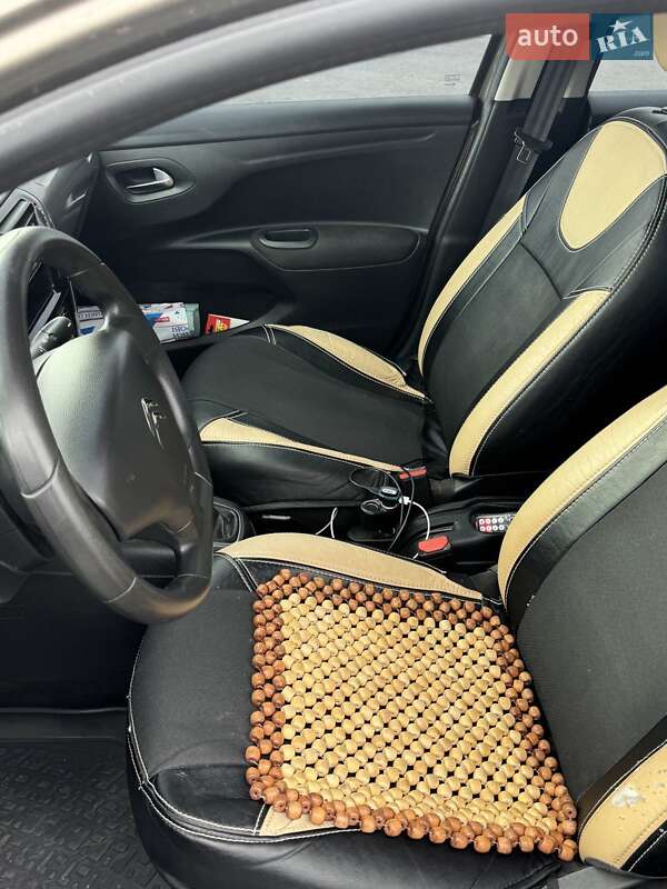 Седан Citroen C-Elysee 2015 в Києві фото 12 Седан Citroen C-Elysee 2015 в Києві