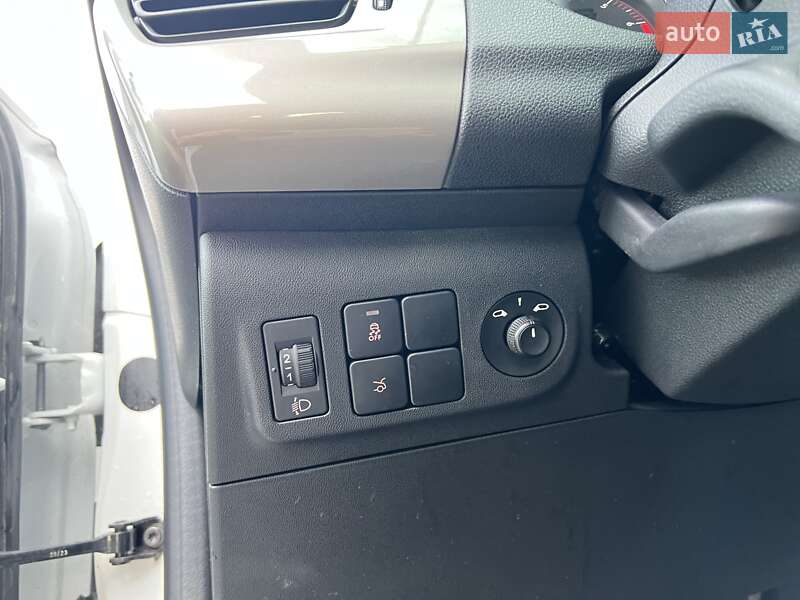 Седан Citroen C-Elysee 2023 в Киеве фото 12 Седан Citroen C-Elysee 2023 в Киеве