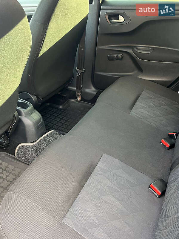 Седан Citroen C-Elysee 2013 в Кривому Розі