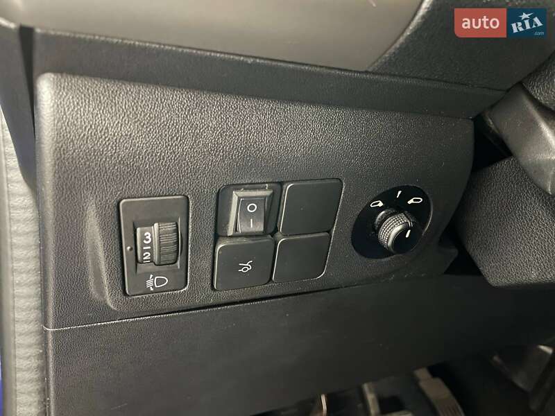 Седан Citroen C-Elysee 2017 в Киеве фото 23 Седан Citroen C-Elysee 2017 в Киеве