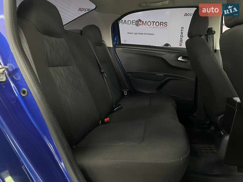 Седан Citroen C-Elysee 2017 в Киеве фото 32 Седан Citroen C-Elysee 2017 в Киеве