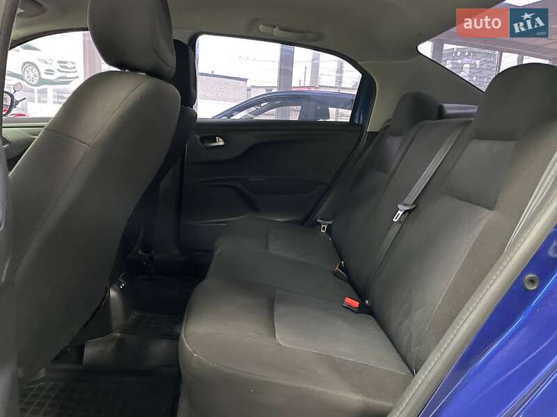 Седан Citroen C-Elysee 2017 в Киеве фото 34 Седан Citroen C-Elysee 2017 в Киеве