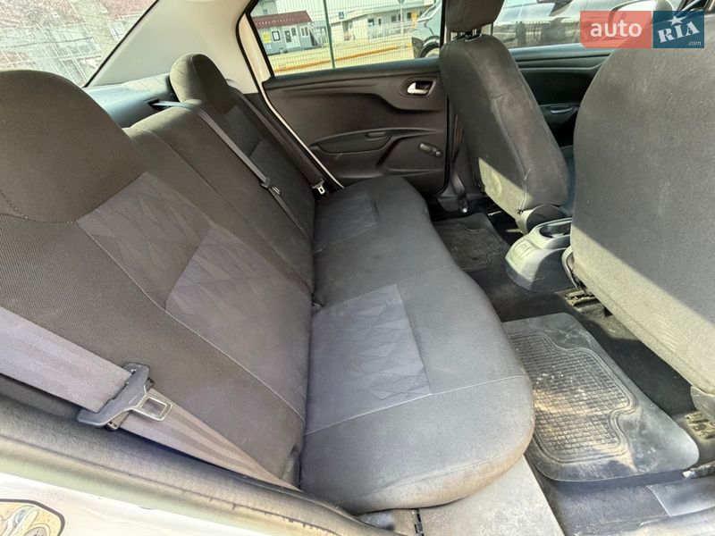 Седан Citroen C-Elysee 2013 в Киеве фото 19 Седан Citroen C-Elysee 2013 в Киеве