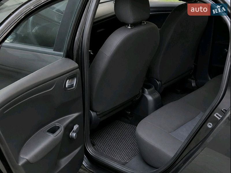 Седан Citroen C-Elysee 2013 в Львові