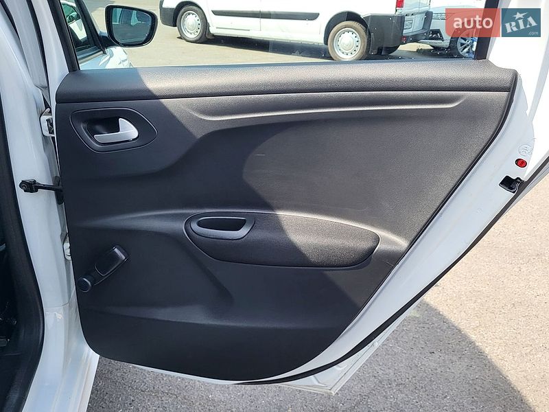 Седан Citroen C-Elysee 2023 в Києві фото 33 Седан Citroen C-Elysee 2023 в Києві