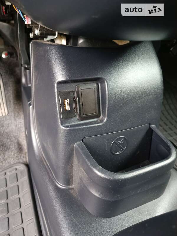 Хэтчбек Citroen C-Zero 2011 в Золочеве фото 6 Хэтчбек Citroen C-Zero 2011 в Золочеве