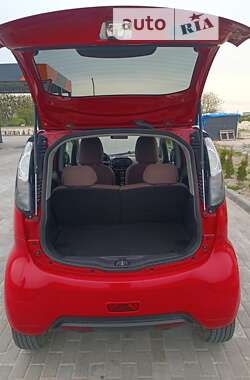 Хэтчбек Citroen C-Zero 2011 в 