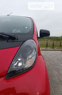 Хэтчбек Citroen C-Zero 2011 в 