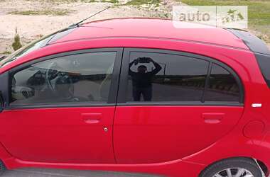 Хэтчбек Citroen C-Zero 2011 в 