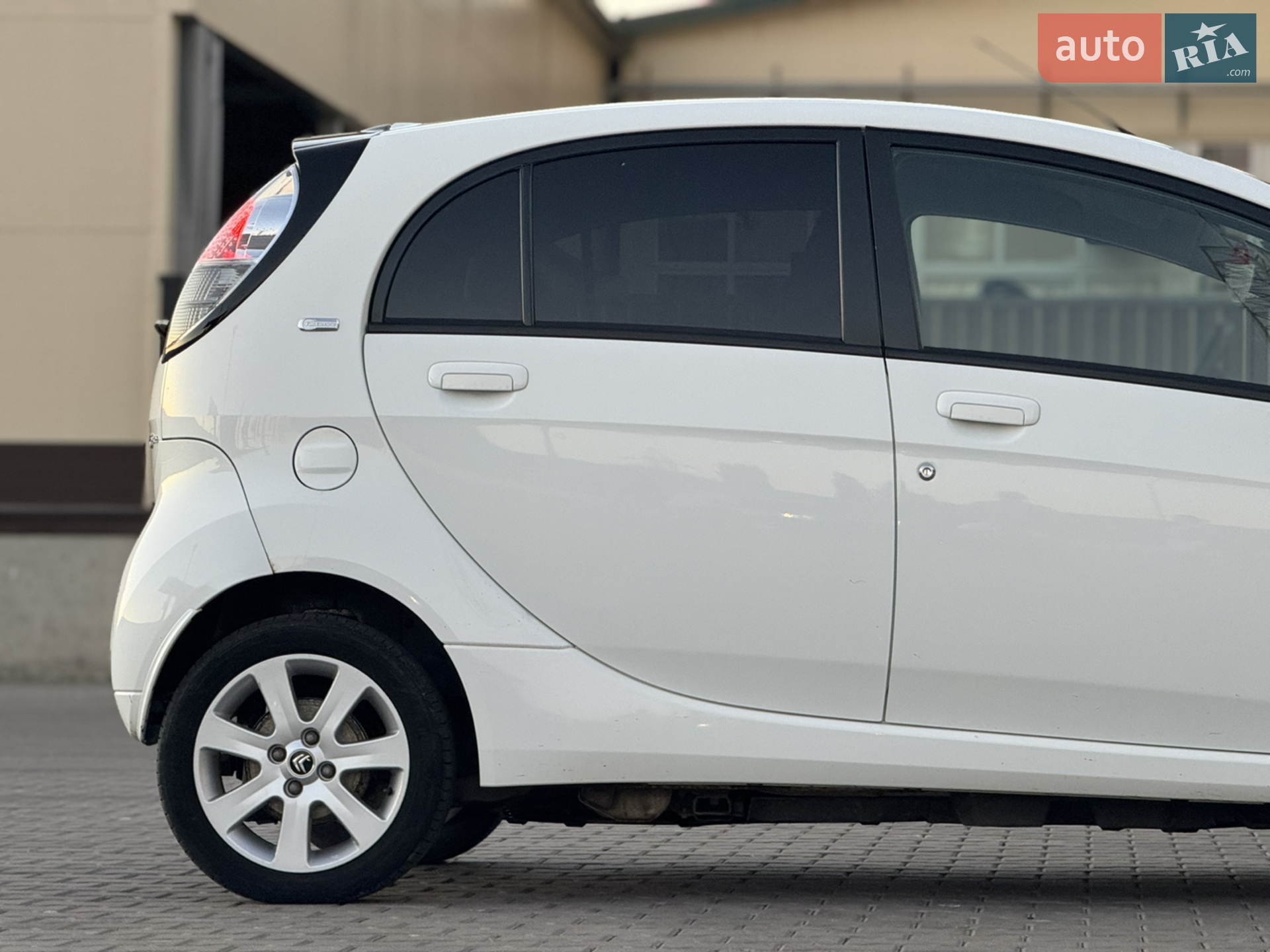 2011 Citroen C-ZERO - мініатюра 14