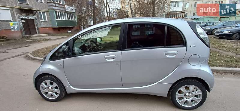 Хэтчбек Citroen C-Zero 2013 в 