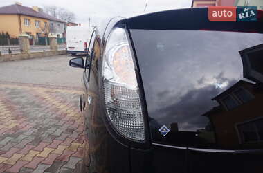 Хэтчбек Citroen C-Zero 2011 в 