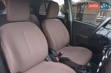 Хэтчбек Citroen C-Zero 2011 в 