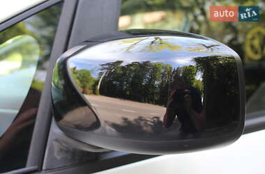 Хэтчбек Citroen C-Zero 2011 в 