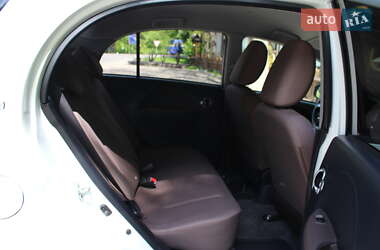 Хэтчбек Citroen C-Zero 2011 в 