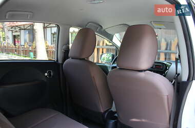 Хэтчбек Citroen C-Zero 2011 в 