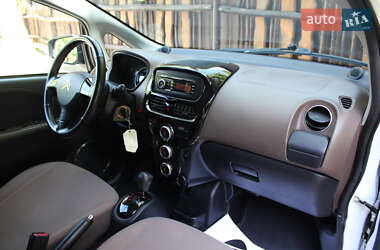 Хэтчбек Citroen C-Zero 2011 в 