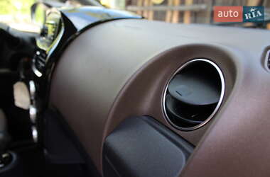 Хэтчбек Citroen C-Zero 2011 в 
