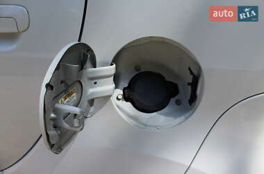 Хэтчбек Citroen C-Zero 2011 в 