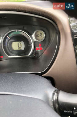 Хэтчбек Citroen C-Zero 2012 в 