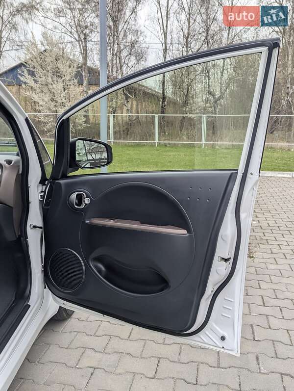 Хэтчбек Citroen C-Zero 2015 в Владимире