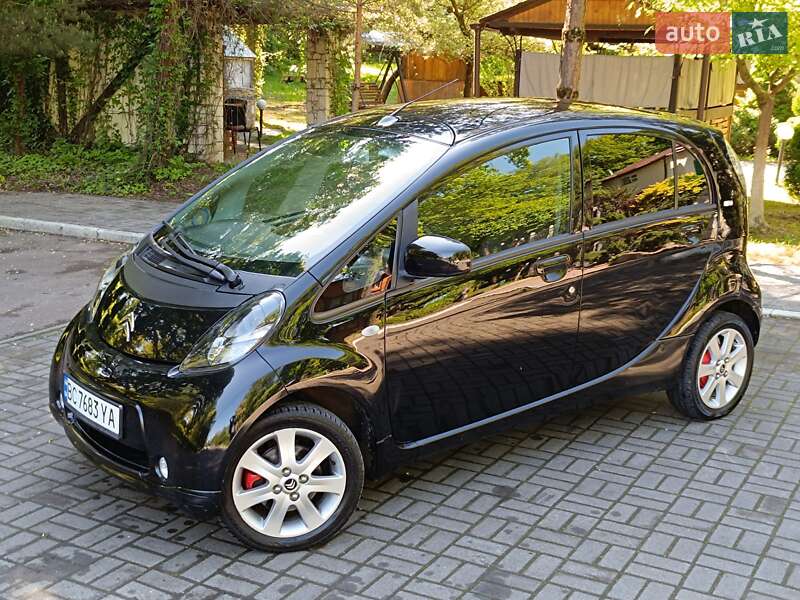 Хэтчбек Citroen C-Zero 2012 в Сходнице