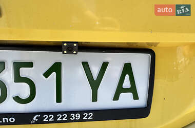 Хэтчбек Citroen C-Zero 2011 в 