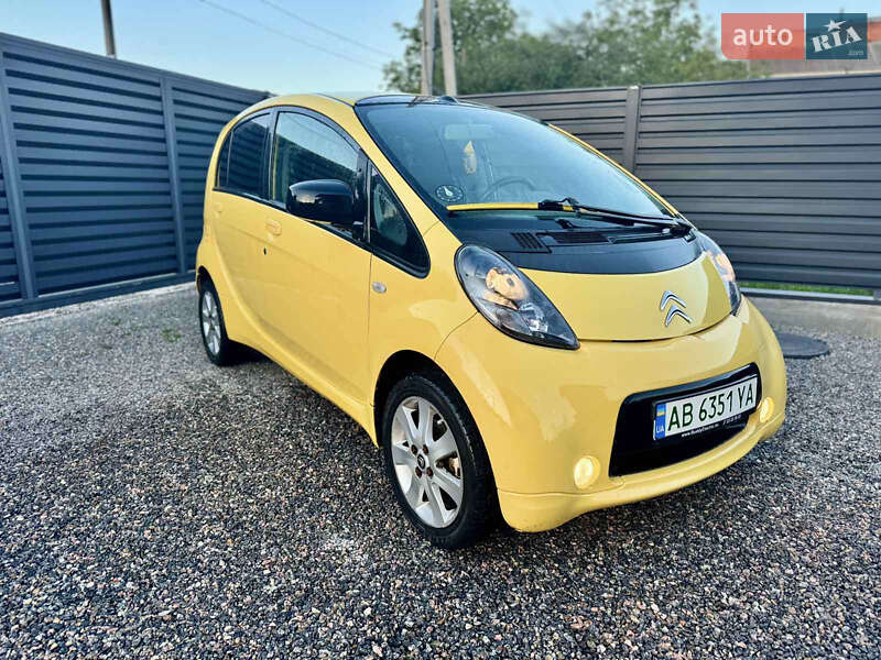 Хэтчбек Citroen C-Zero 2011 в 