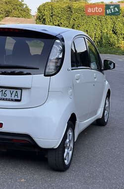 Хэтчбек Citroen C-Zero 2012 в 