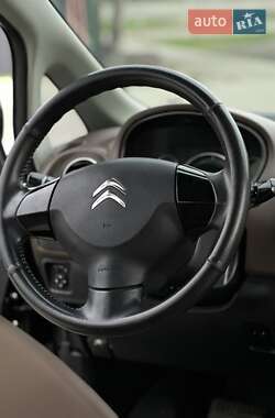 Хэтчбек Citroen C-Zero 2011 в 